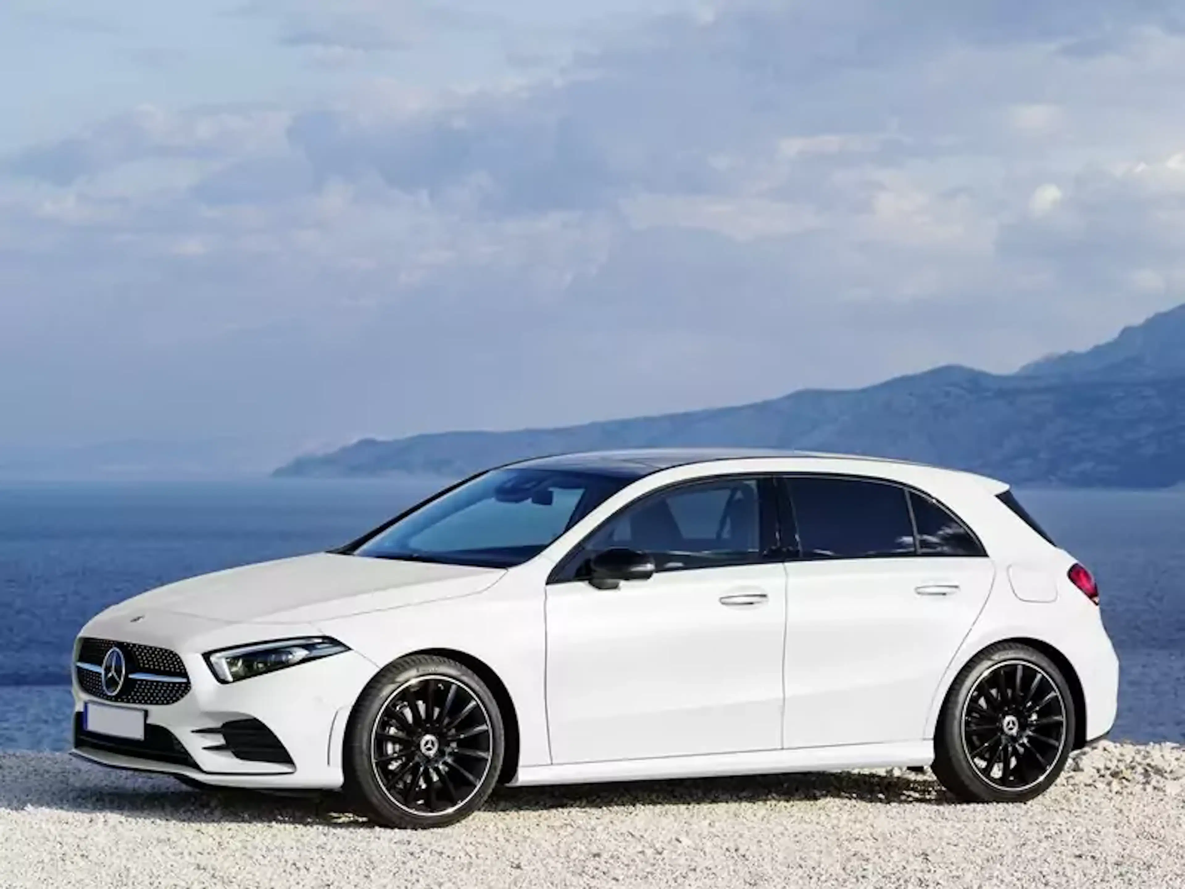 2023 MERCEDES-BENZ CLA-Class Hatchback 1